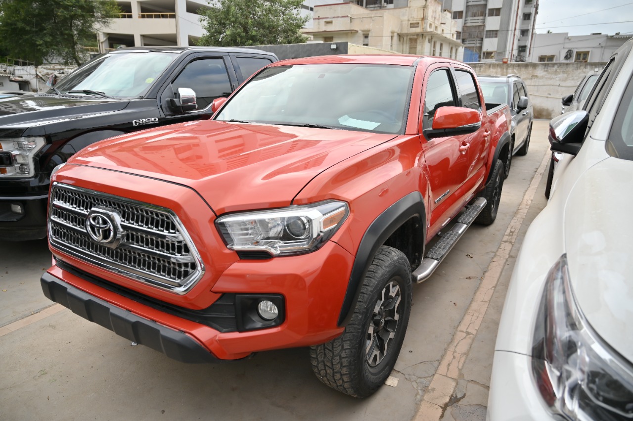 TOYOTA TOCOMA 2016