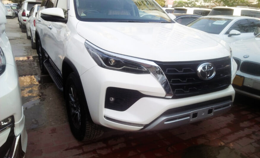 Toyota Fortuner (V) petrol Model 2021