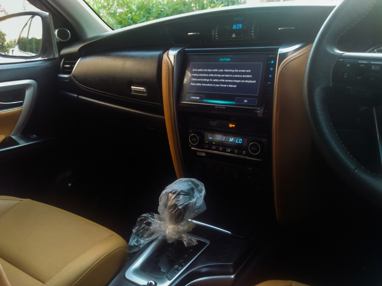 Toyota Fortuner (V) petrol Model 2021