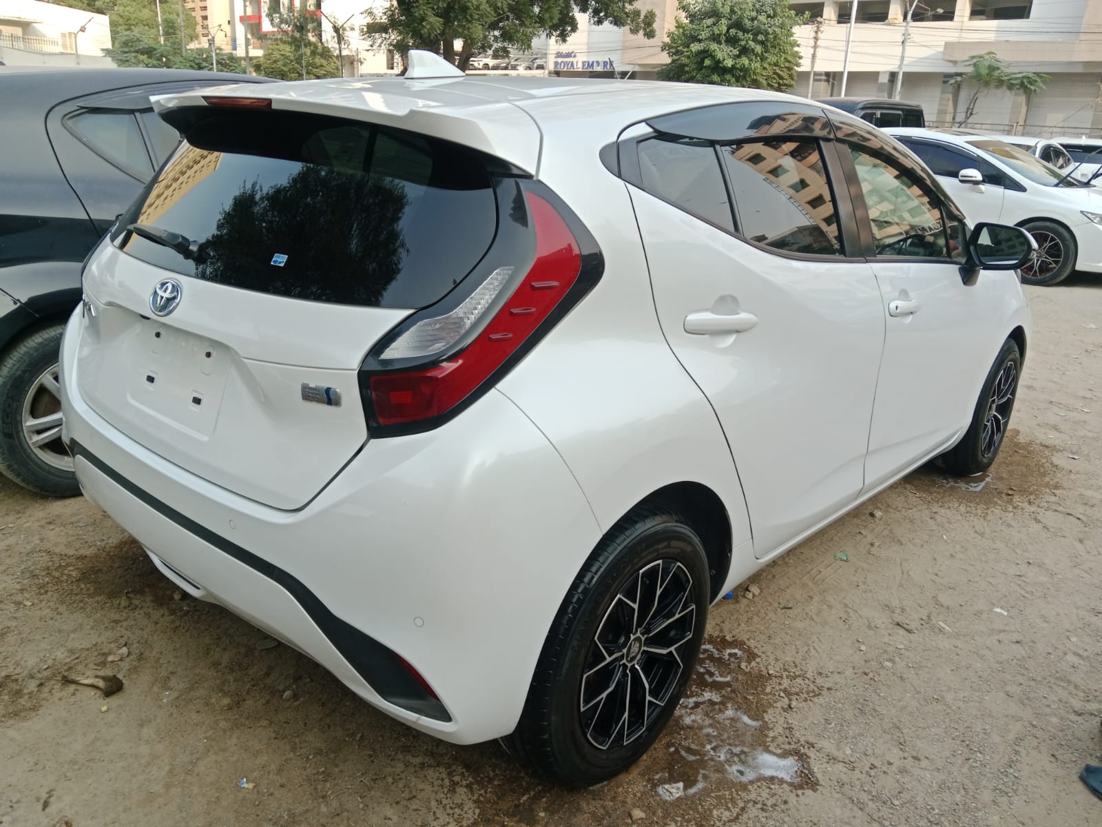 Toyota Aqua 2021 full option